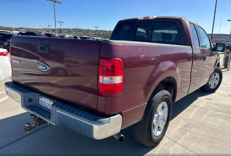 2004 Ford F-150 XLT photo 5