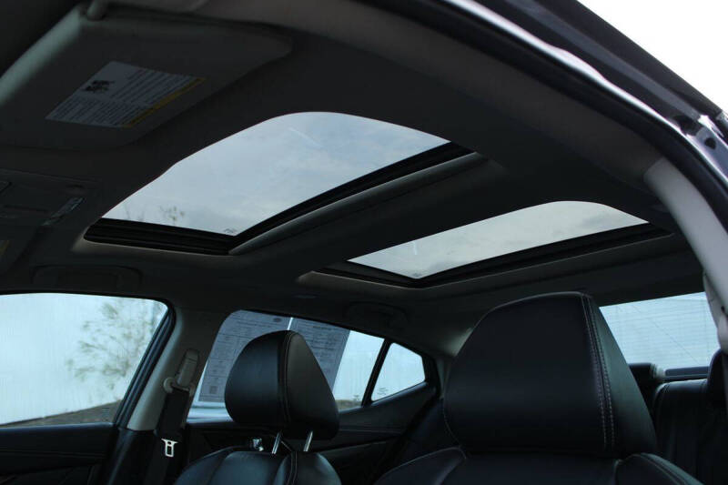 2017 Nissan Maxima Platinum