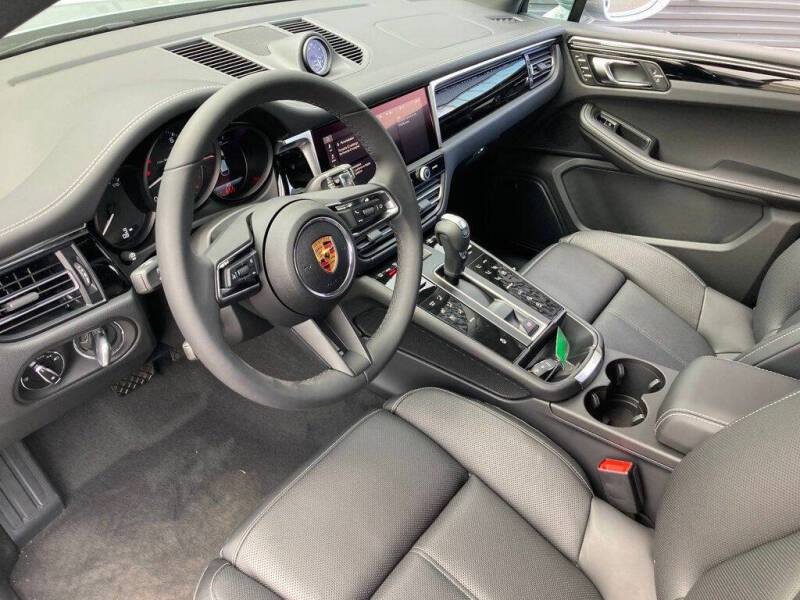 2025 Porsche Macan
