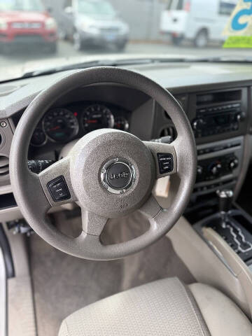 2007 Jeep Commander Sport