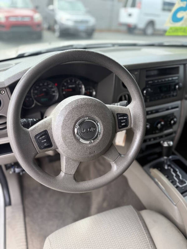 2007 Jeep Commander Sport
