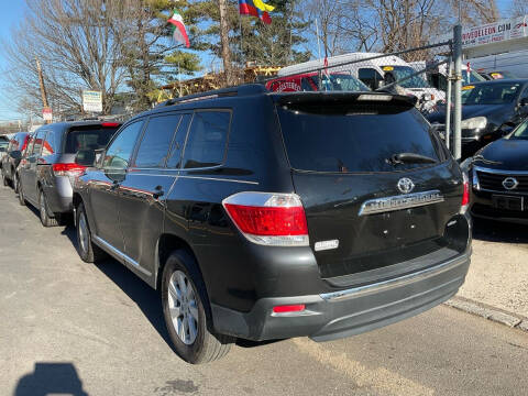 2012 Toyota Highlander SE