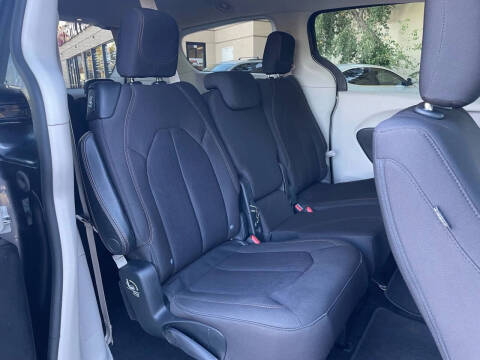 2017 Chrysler Pacifica Touring