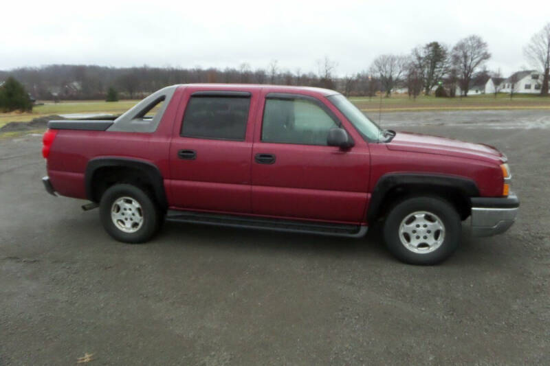 2004 Chevrolet Avalanche for sale at WESTERN RESERVE AUTO SALES in Beloit OH