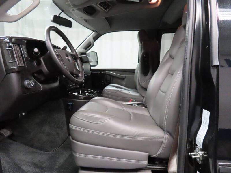 2022 GMC Savana 2500