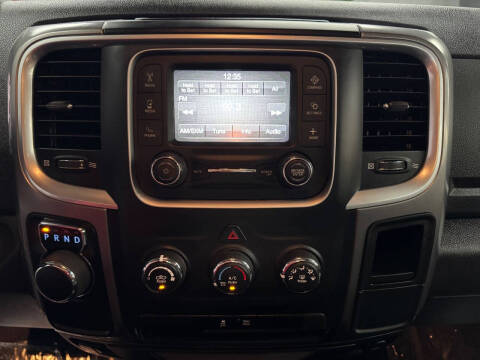 2024 RAM 1500 Classic SLT