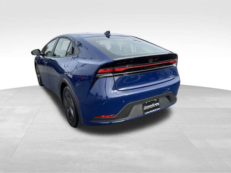 2025 Toyota Prius LE