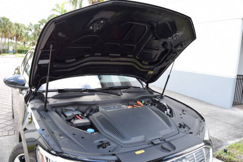 2022 Audi e-tron quattro Premium