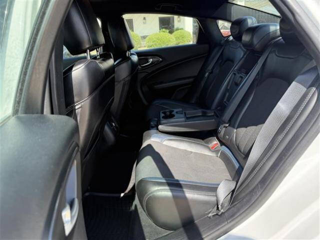 2016 Chrysler 200