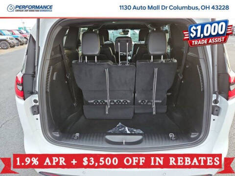 2026 Chrysler Pacifica Select