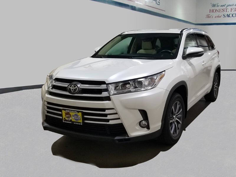 2017 Toyota Highlander for sale at Saccucci's Of Schaumburg in Schaumburg, IL