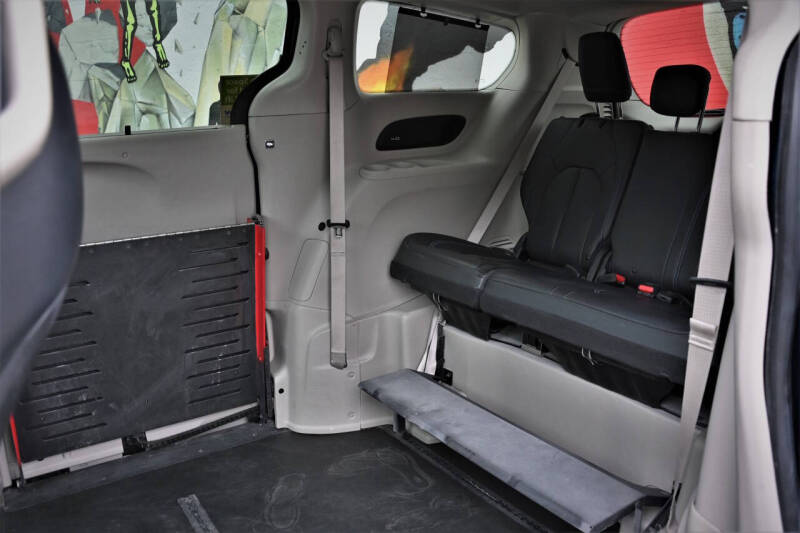 2021 Chrysler Pacifica Touring L