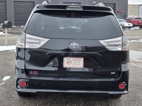 2017 Toyota Sienna SE 8-Passenger