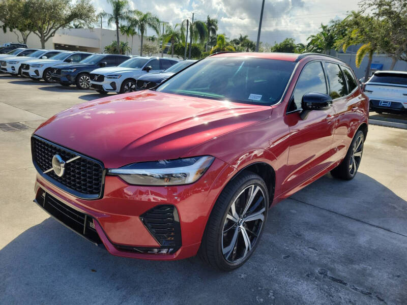 2022 Volvo XC60 B5 R-Design