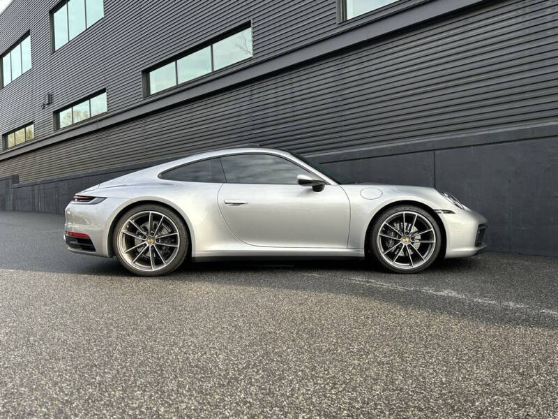 2021 Porsche 911 Carrera