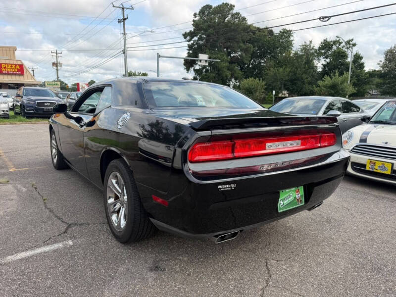 2014 Dodge Challenger SXT