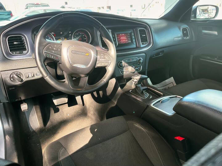 Image 6 of 2016 Dodge Charger SE