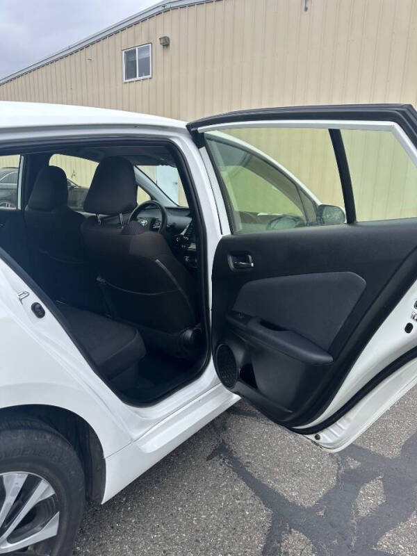 2022 Toyota Prius LE