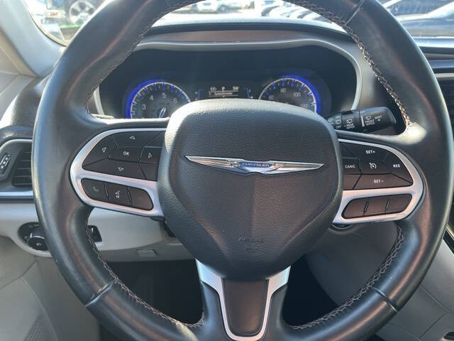 2017 Chrysler Pacifica Touring-L