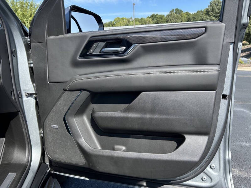 2025 GMC Yukon Elevation