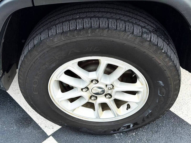 2019 Jeep Grand Cherokee Laredo