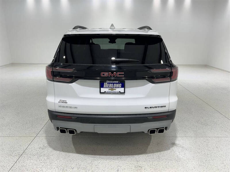 2025 GMC Acadia Elevation
