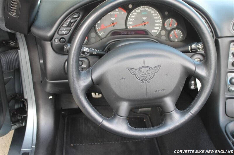 2004 Chevrolet Corvette 23