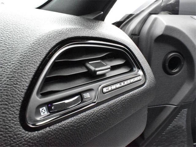 2017 Dodge Challenger SXT