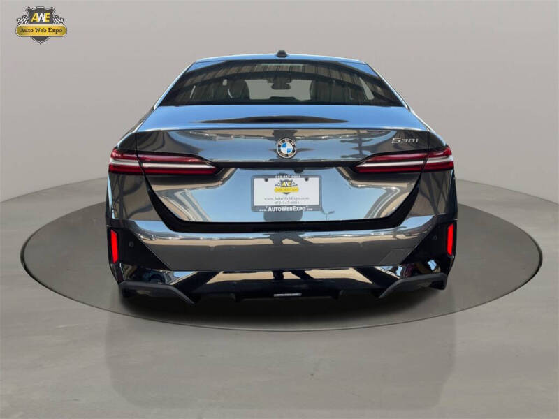 2025 BMW 5 Series 530i