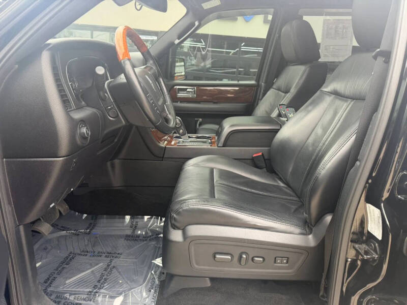 2016 Lincoln Navigator Select