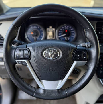 2017 Toyota Sienna XLE 7-Passenger