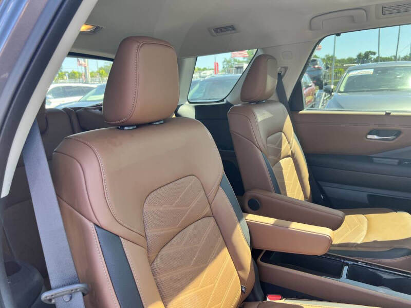 2022 Nissan Pathfinder Platinum