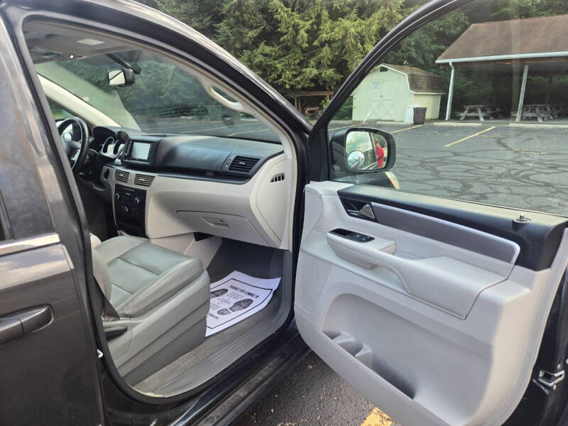 2011 Volkswagen Routan SEL