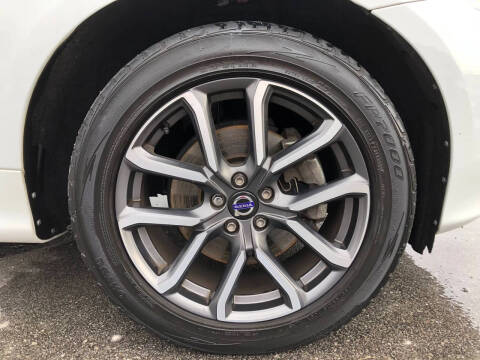 2017 Volvo XC60 T6 Dynamic