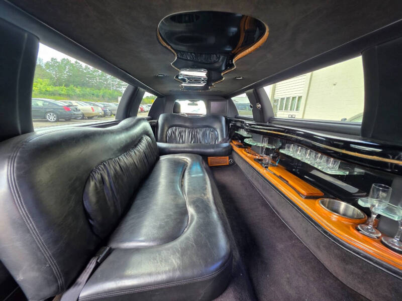 2005 Lincoln Town Car Executive