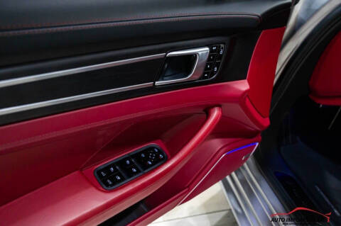 2019 Porsche Panamera GTS