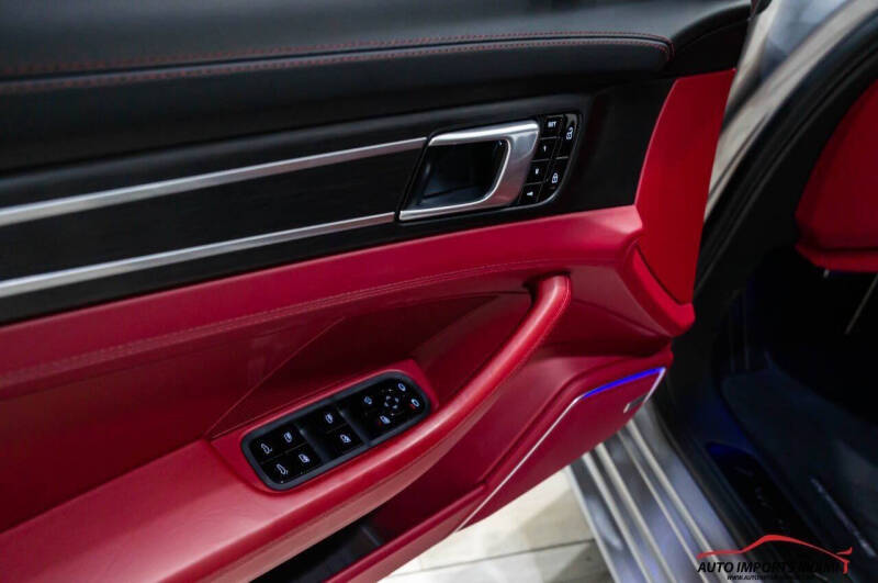 2019 Porsche Panamera GTS