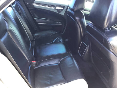 2017 Chrysler 300 Limited