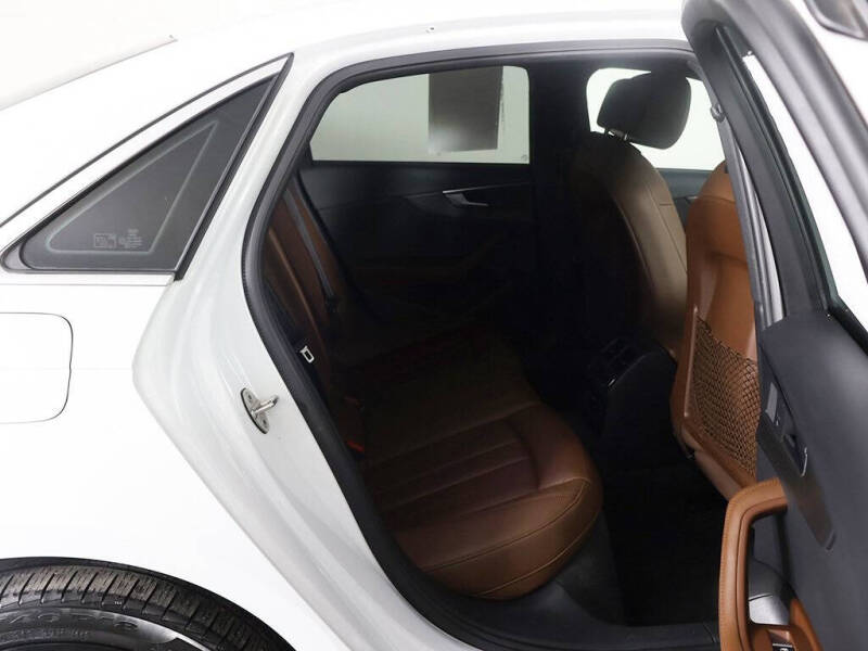 2019 Audi A4 quattro Premium Plus 45 TFSI