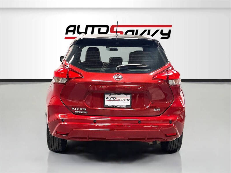 2020 Nissan Kicks SR