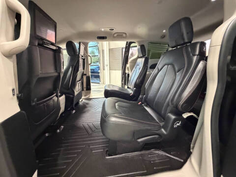 2018 Chrysler Pacifica Touring L Plus