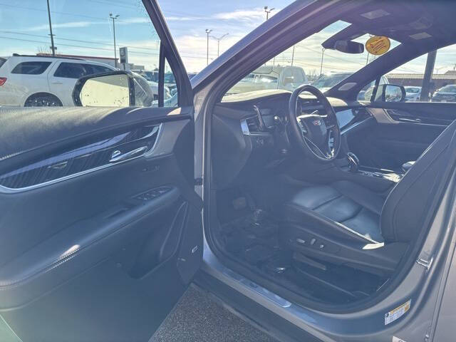 2025 Cadillac XT6 Premium Luxury