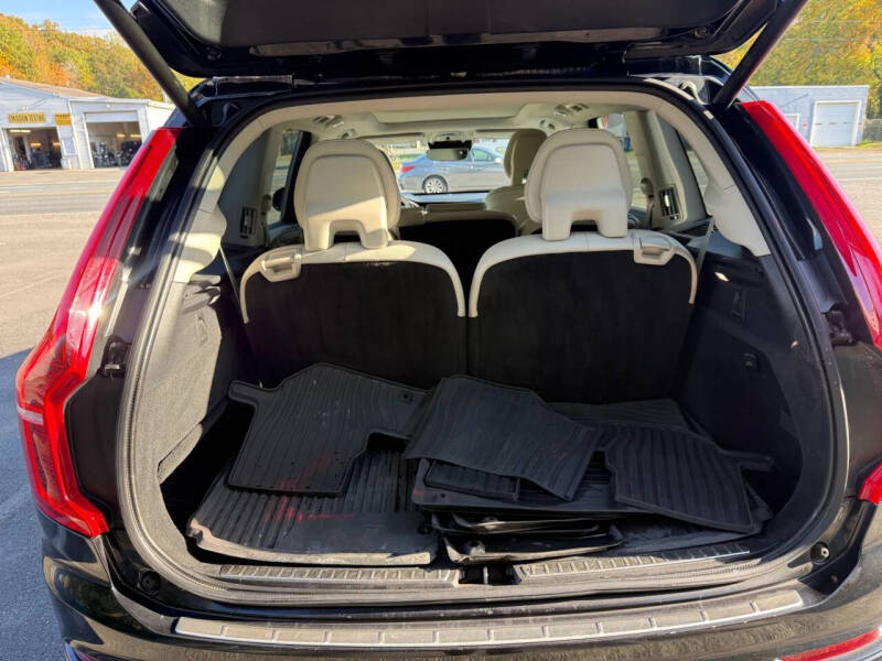 2017 Volvo XC90 T6 Momentum