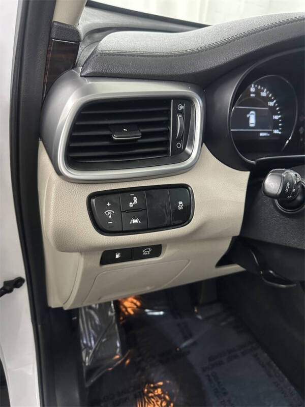 2020 Kia Sorento EX V6