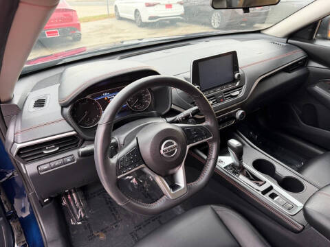 2022 Nissan Altima 2.5 SR