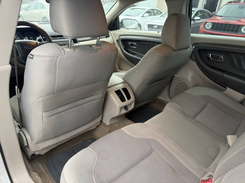 2011 Ford Taurus SEL