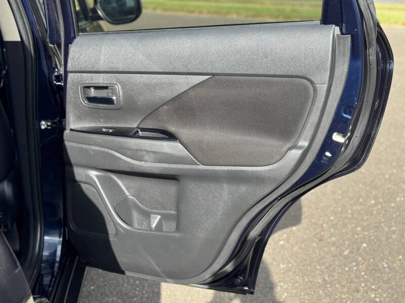 2016 Mitsubishi Outlander SE