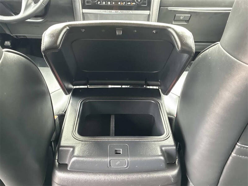 2024 Nissan Armada SV