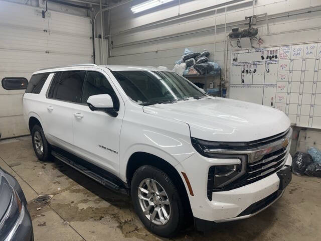 2025 Chevrolet Suburban LT