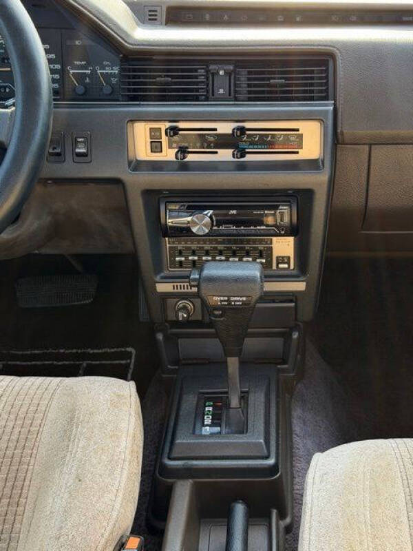 1987 Nissan Maxima SE